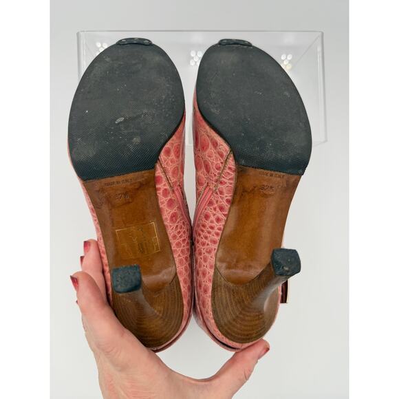 Dolce & Gabbana Croc Embossed Ankle Boots Pink Leather Size  Dolce & Gabbana Croc Embossed Ankle Boots Pink Leather Size 37.5 / 7.5 Logo